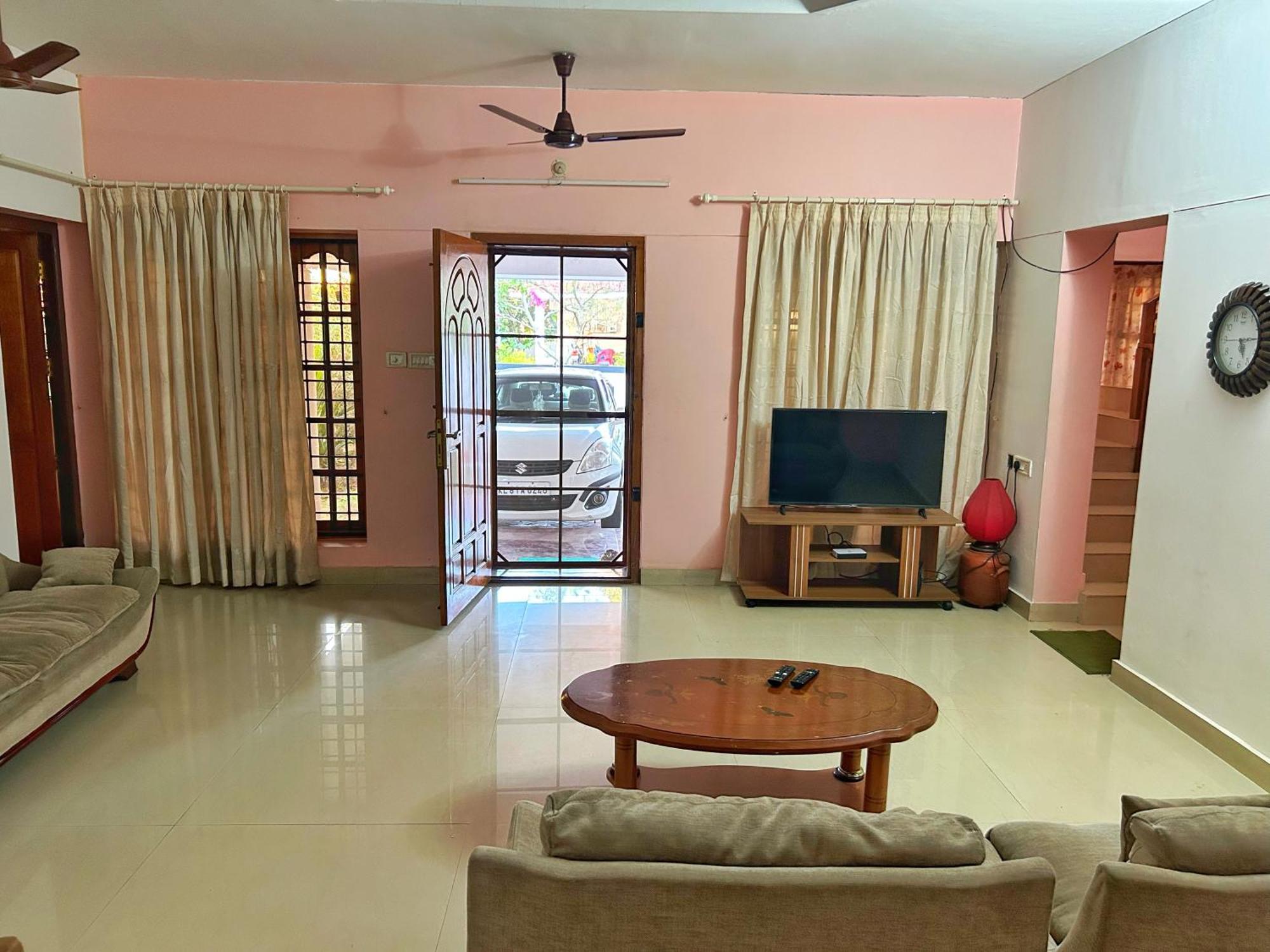 La Casa Trivandrum 4 Bhk Ac Luxury Villa At City Centre, Just 6 Kms To Airport Thiruvananthapuram Екстер'єр фото