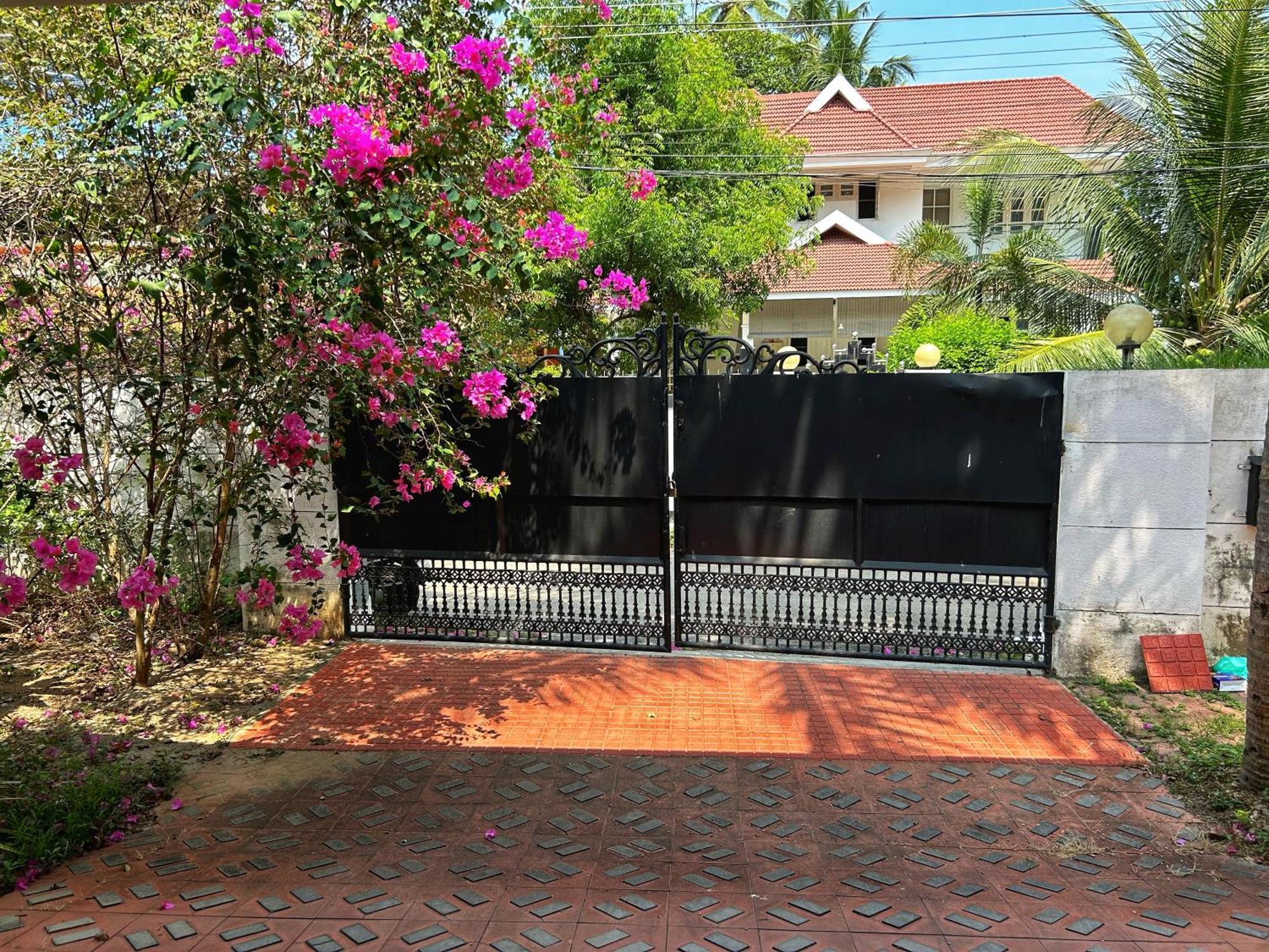 La Casa Trivandrum 4 Bhk Ac Luxury Villa At City Centre, Just 6 Kms To Airport Thiruvananthapuram Екстер'єр фото
