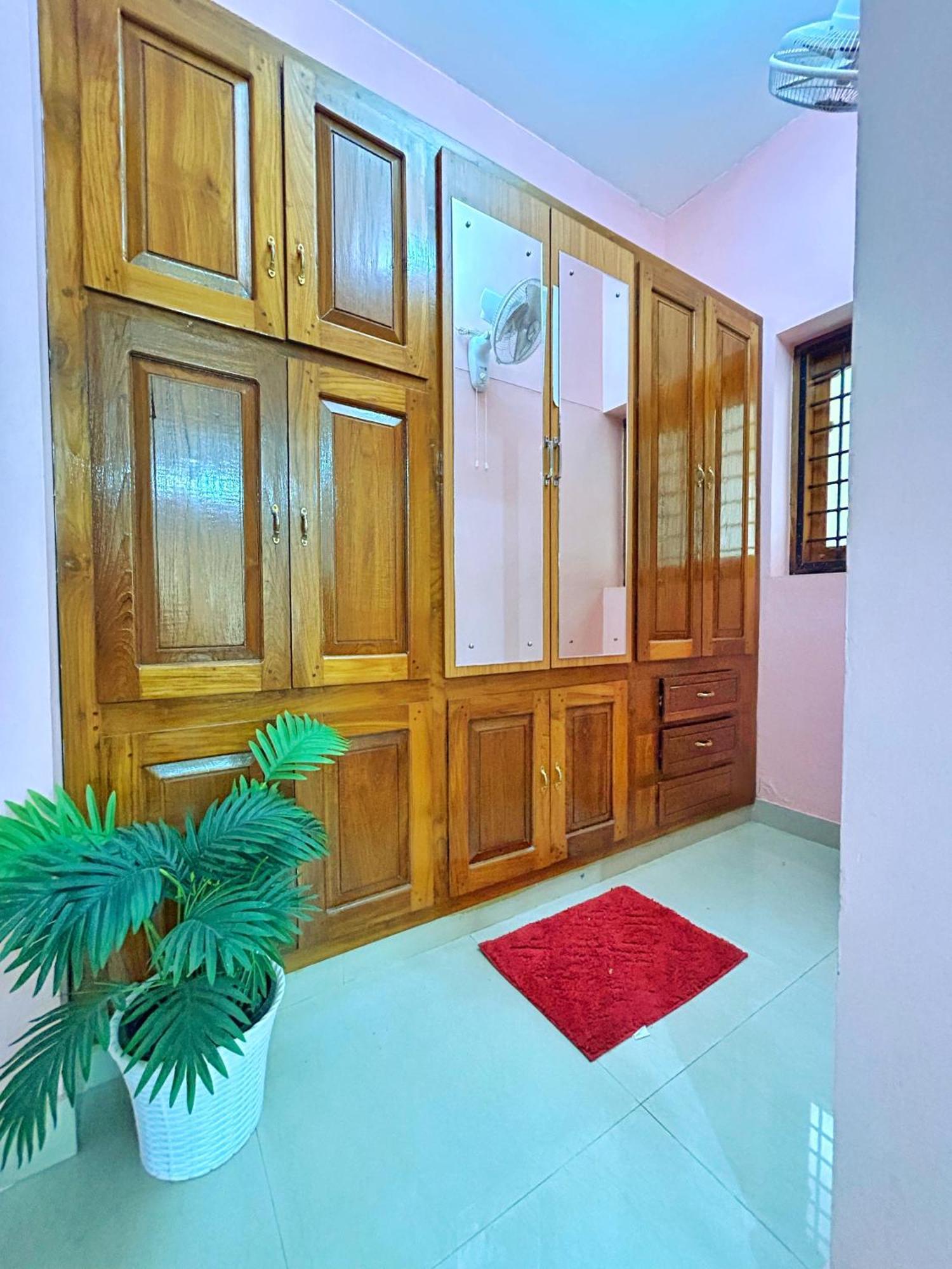 La Casa Trivandrum 4 Bhk Ac Luxury Villa At City Centre, Just 6 Kms To Airport Thiruvananthapuram Екстер'єр фото